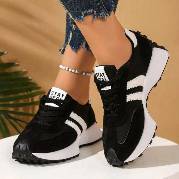 Flexible sole of women's lightweight walking shoes, offering great traction.