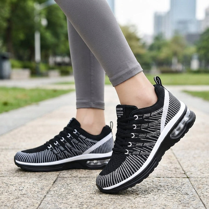Women's lightweight pink running shoes, breathable mesh, orthopedic comfort, for training and walking