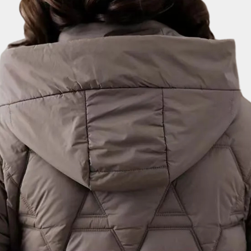 Chic women's Romy quilted jacket. Lightweight and comfortable for stylish fall and spring outfits.