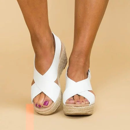 Lightweight women's sandals for everyday wear, beach trips, and summer vacations. Comfortable & stylish.