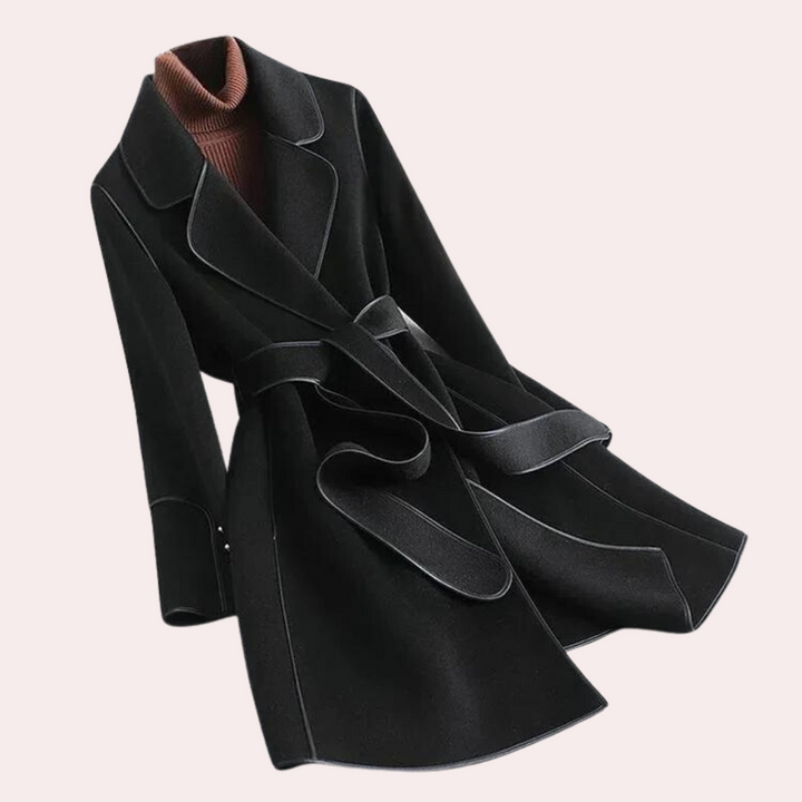 Women's lightweight trench coat, perfect for versatile day-to-night styling, a classic and elegant long jacket.