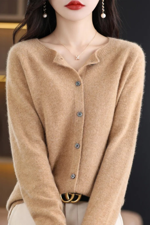 Lightweight long button-front cardigan for women. Ideal transitional outerwear for everyday comfort.