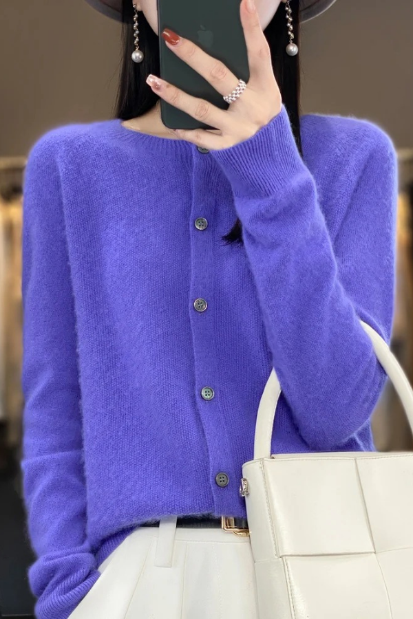 Elegant women's long button-front cardigan, ideal for office style, casual chic, or transitional layering.