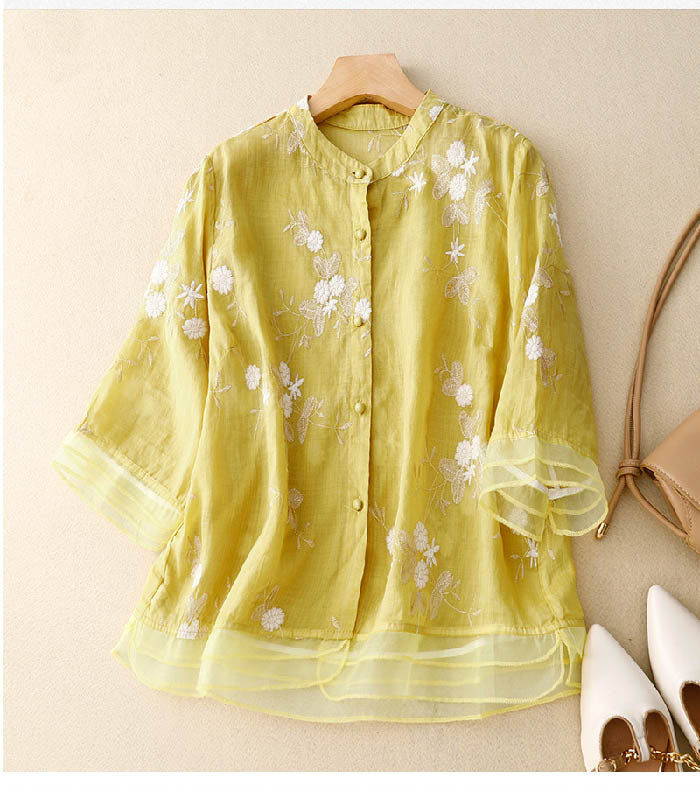 Comfortable women's long sleeve floral blouse, chic and perfect for everyday style.