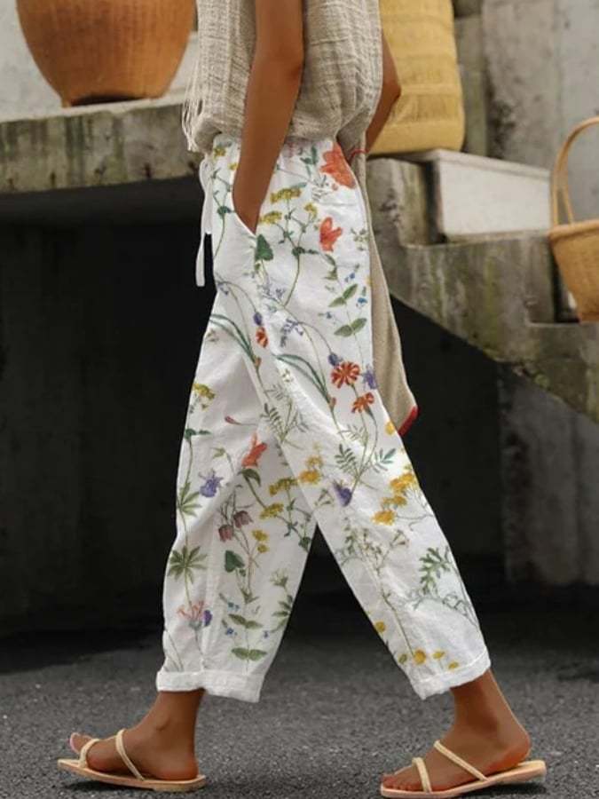 Stylish women's printed comfort pants, loose fit, perfect for breathable casual fashion