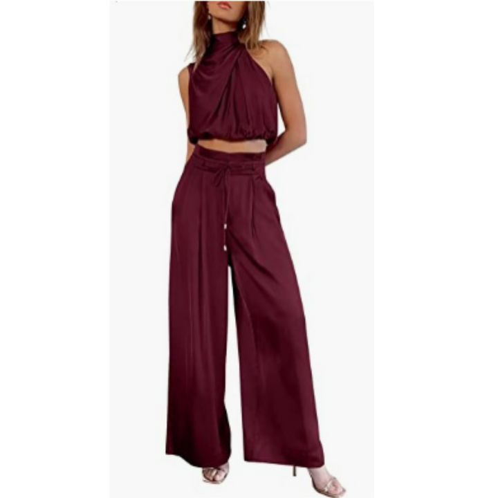 Chic women's loose fit jumpsuit, ideal for summer fashion. Versatile sleeveless romper for effortless casual wear.