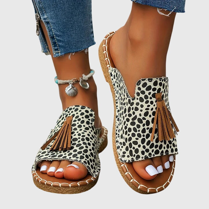 Lightweight Lorraine summer sandals for women, ideal for walking and providing foot pain relief.