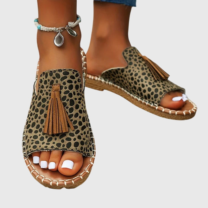 Ultimate comfort women's Lorraine sandals with arch support, perfect for long walks & daily wear.
