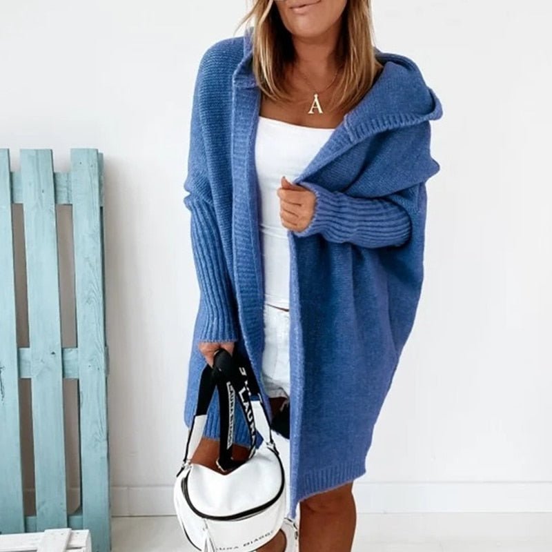 Autumn fashion: women's oversized hooded Luna cardigan, a warm and comfortable stylish layer.