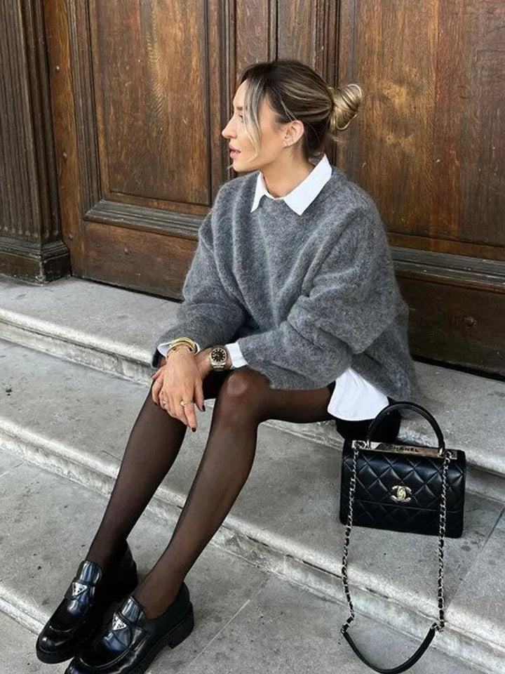 Make a statement with this stylish Luna women's sweater. Cozy, elegant, and oversized for winter warmth.