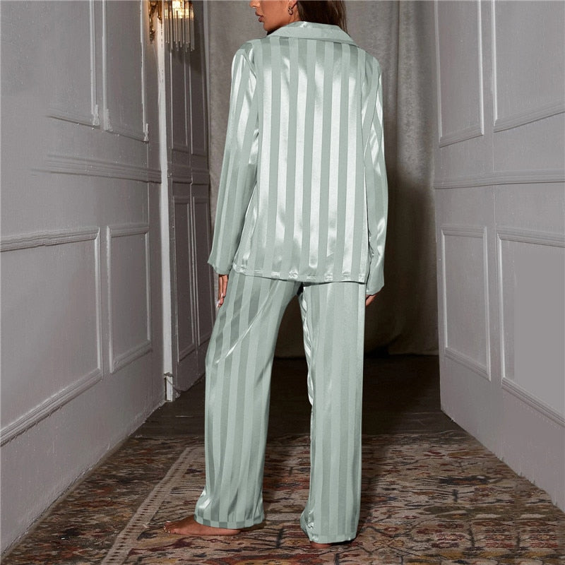 Luxury silk lounge set for women. Comfortable & soft nightwear.