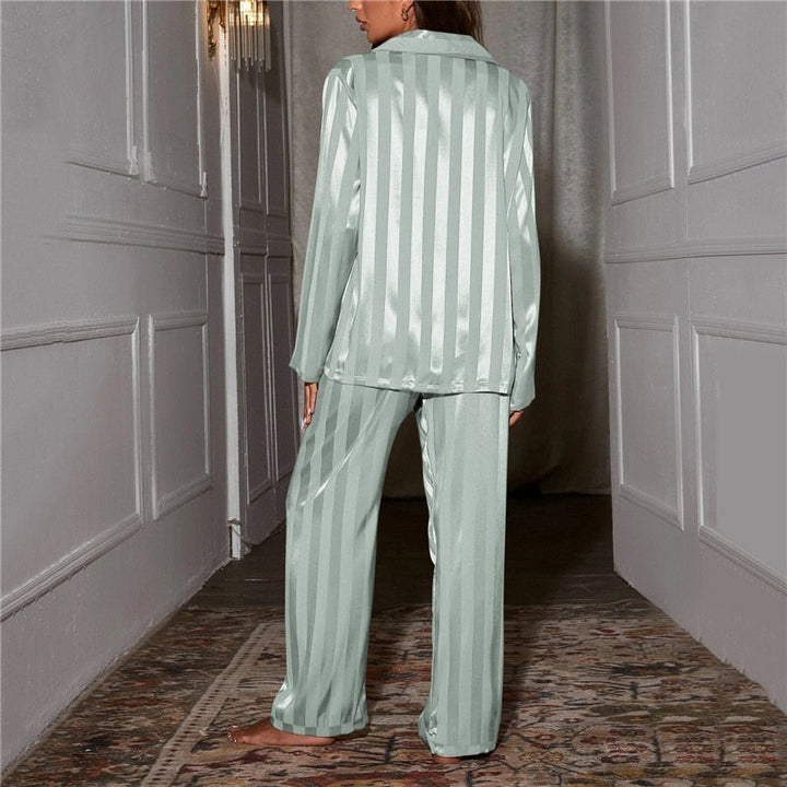 Luxury silk lounge set for women. Comfortable & soft nightwear.