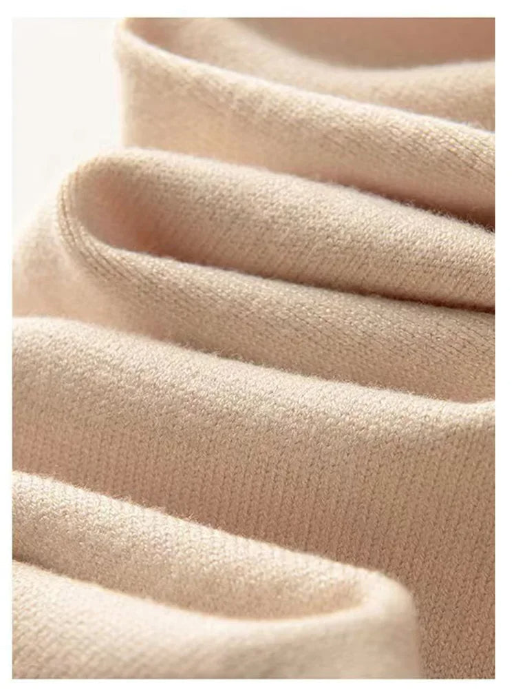 Elegant women's jogger pants, crafted from luxurious, ultra-soft fabric for ultimate coziness and style.