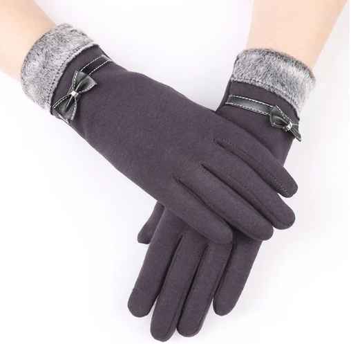 Cashmere-blend women's knit touchscreen gloves. Elegant & warm, these luxury winter gloves are perfect for cold weather.
