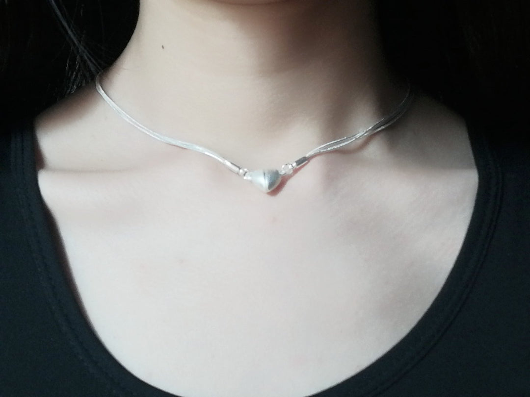 Sterling silver magnetic love heart pendant necklace, women's adjustable chain, beautiful and meaningful jewelry.