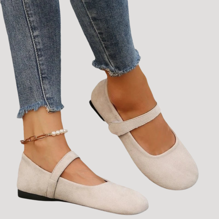 Comfortable women's Mary Jane flats with a stylish buckle strap, ideal for casual and elegant outfits.