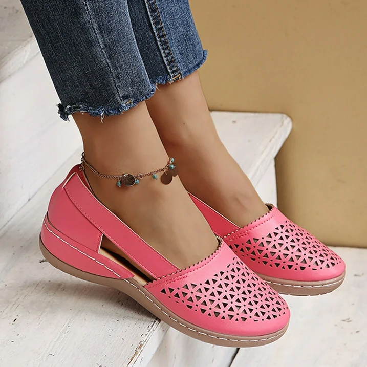 Lightweight & breathable women's walking shoes, ideal for summer comfort and everyday wear.