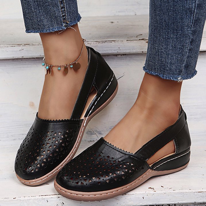 Stylish women's breathable summer shoes for versatile everyday walking comfort.