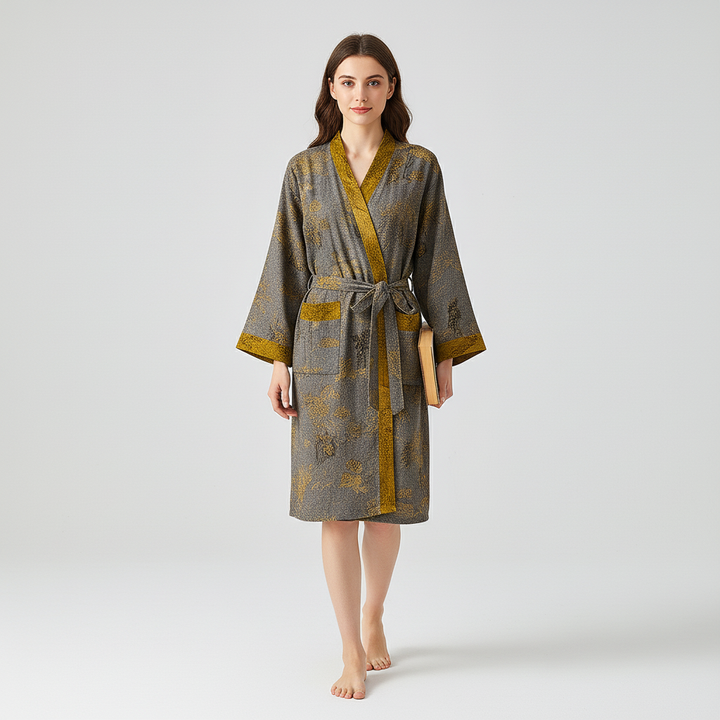 Breathable women's mid-length cotton kimono robe, Luisa, with a luxurious jacquard finish for comfort.