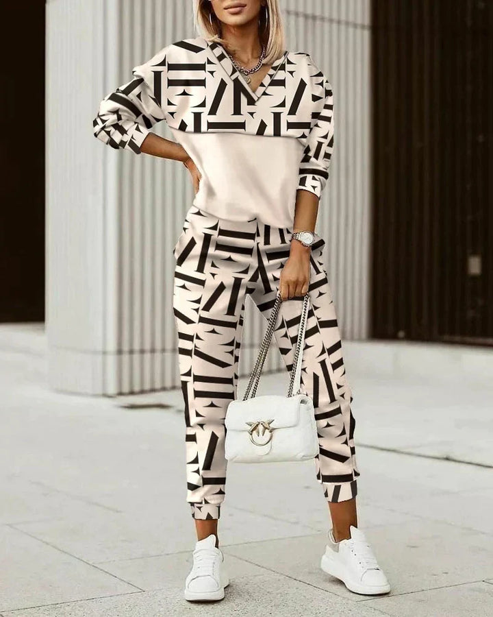 Women's modern comfort tracksuit set, a stylish two-piece loungewear for casual wear and athleisure.