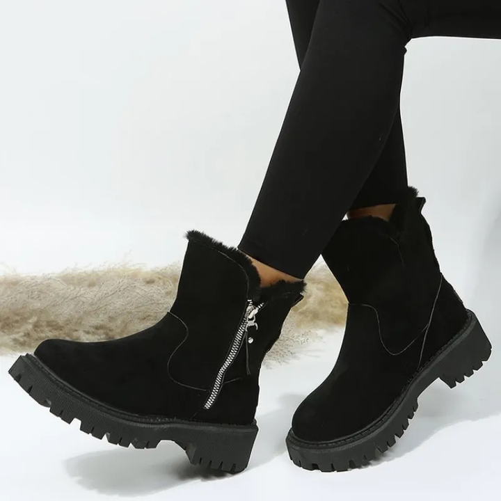 Chic women's Nara ankle boots, stylish and warm, ideal for snow and cold weather.