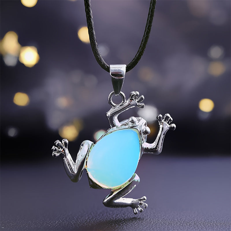 Healing natural crystal frog pendant, women's spiritual jewelry for mindfulness & energy.
