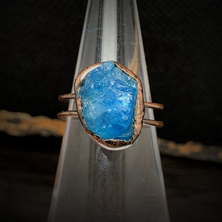 Elegant adjustable raw crystal birthstone ring, natural gemstone for women.