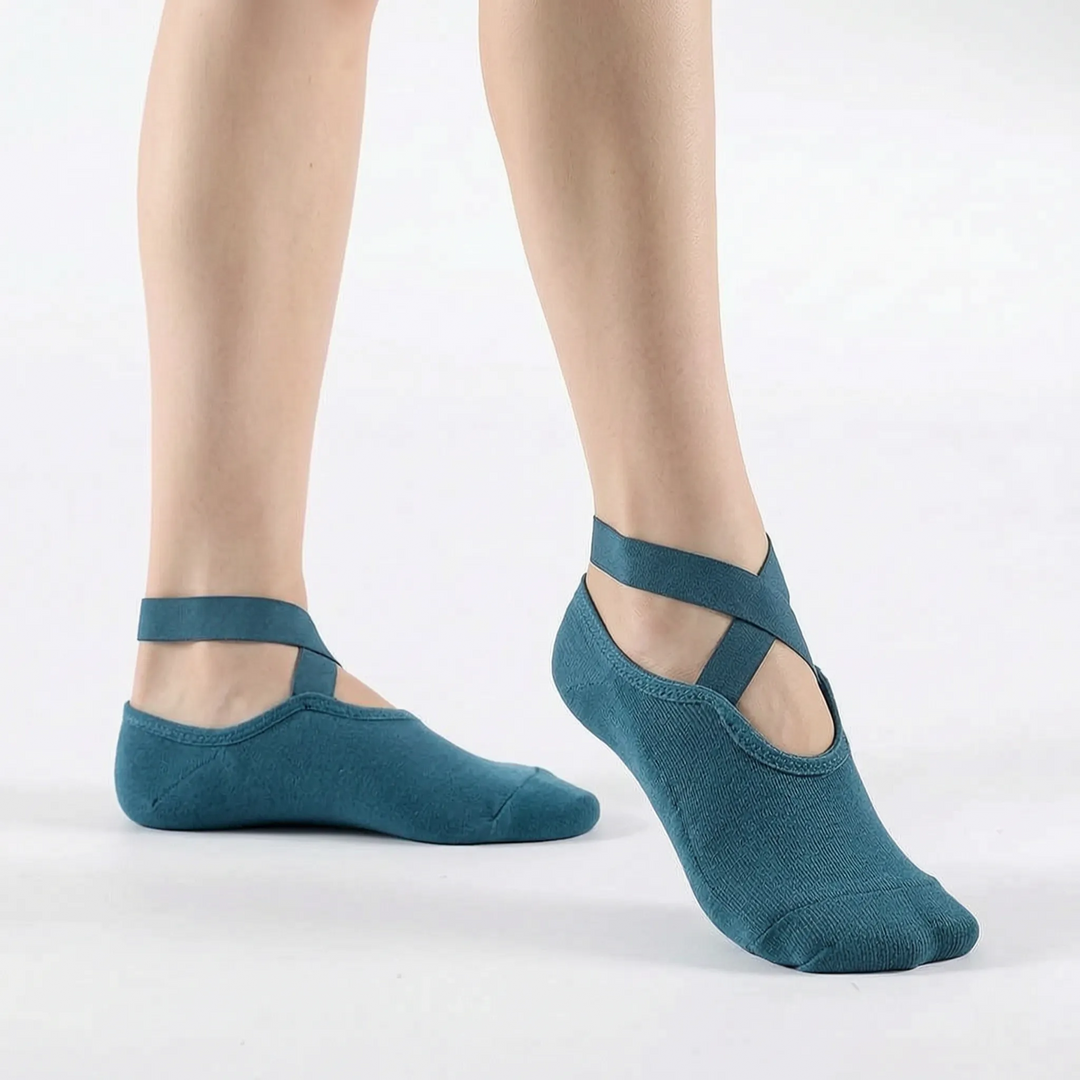 Women's activewear non-slip socks, designed for yoga, pilates & dance, providing secure, comfortable grip.