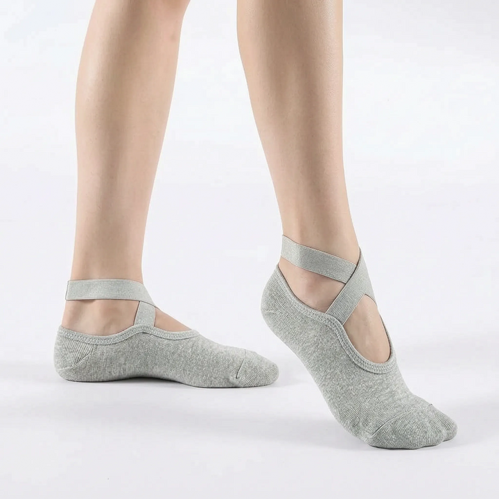 Durable textured non-slip women's socks, perfect for yoga, pilates, and barre studio workouts.