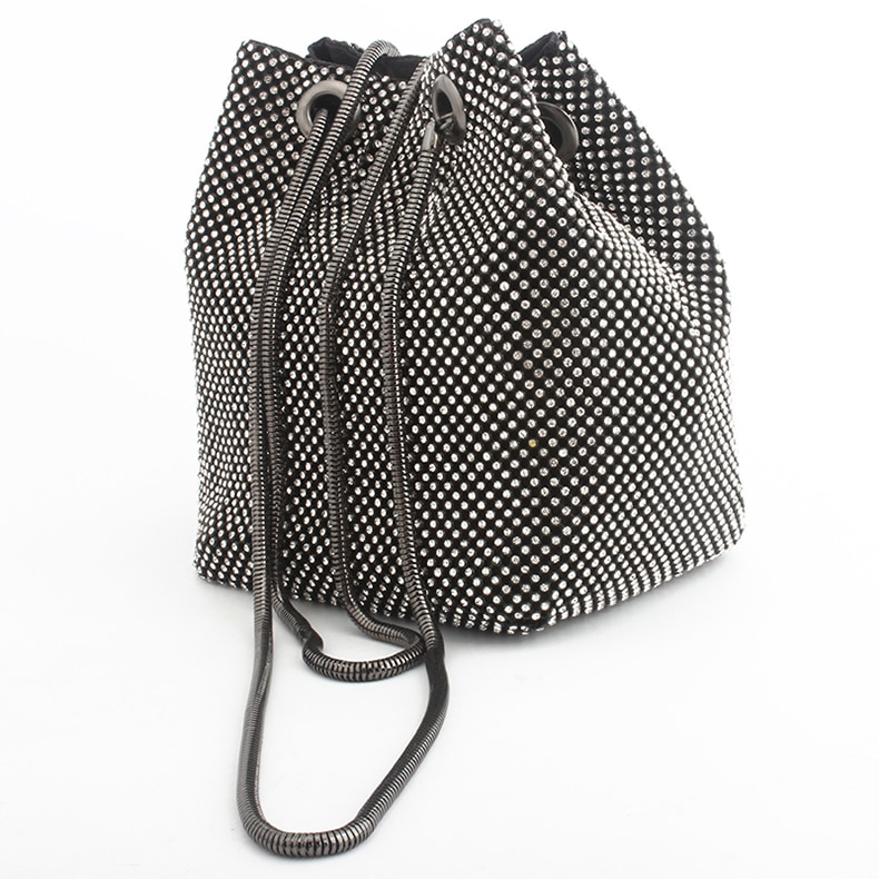 Silver Nova Shoulder Bag. Chic women's shoulder bag, versatile and structured, a luxury silver accessory.