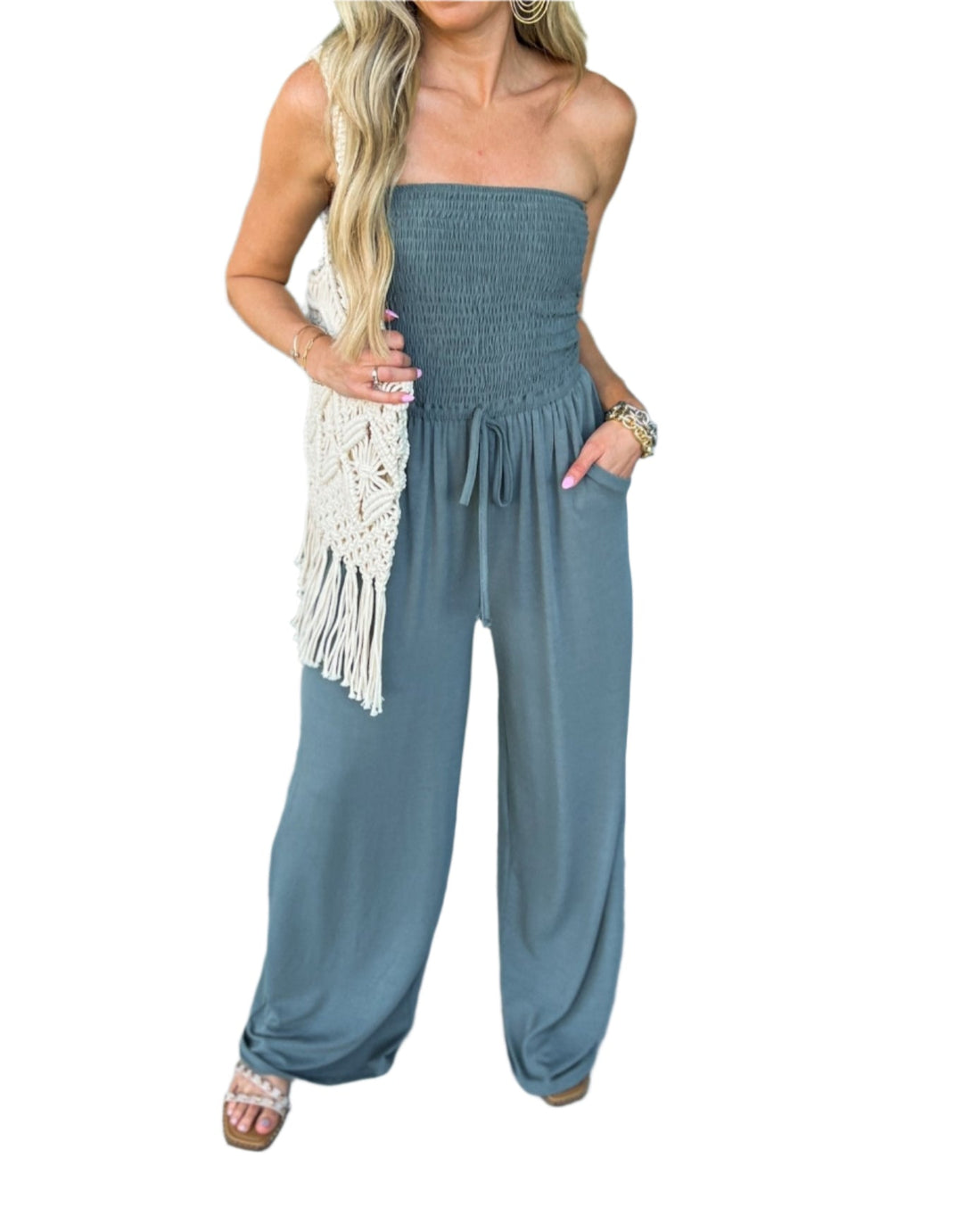 Comfortable off-shoulder wide-leg summer jumpsuit for women. Ideal for beach style, travel & casual days.