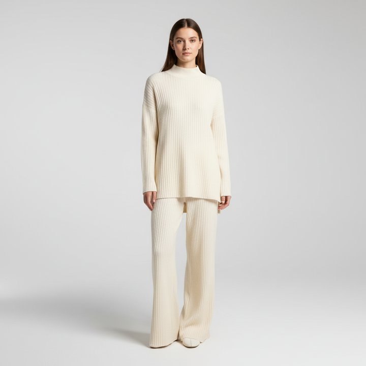 Women's knitted two-piece loungewear set, featuring a sophisticated sweater and relaxed jogger trousers