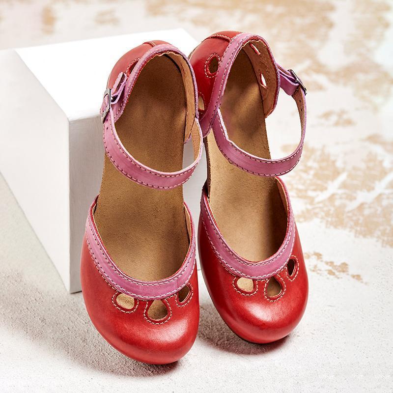 Casual women's open toe block heel sandals, offering style & comfort with an ankle strap for summer.