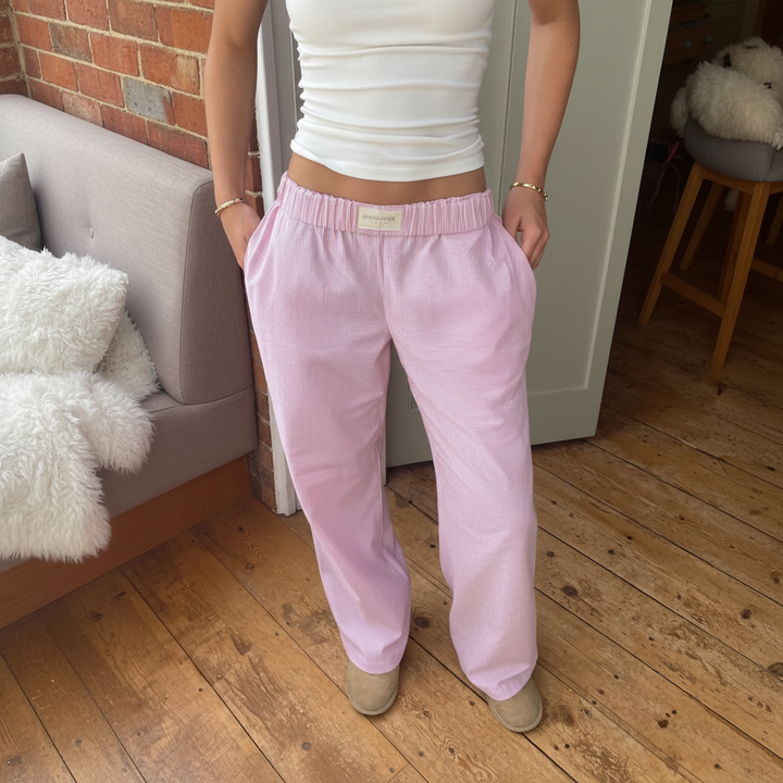 Women's organic cotton lounge trousers in a light, loose fit, perfect for summer comfort.