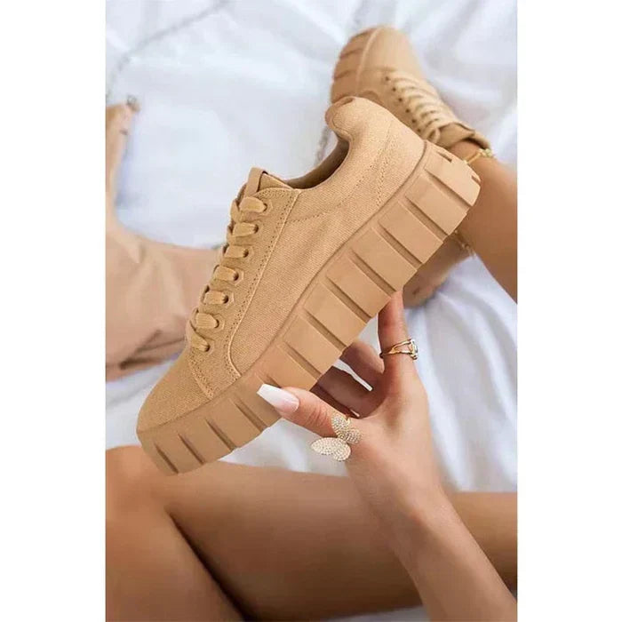 Casual women's orthopaedic platform sneakers. Trendy sports shoes offering comfort for walking & everyday adventures.