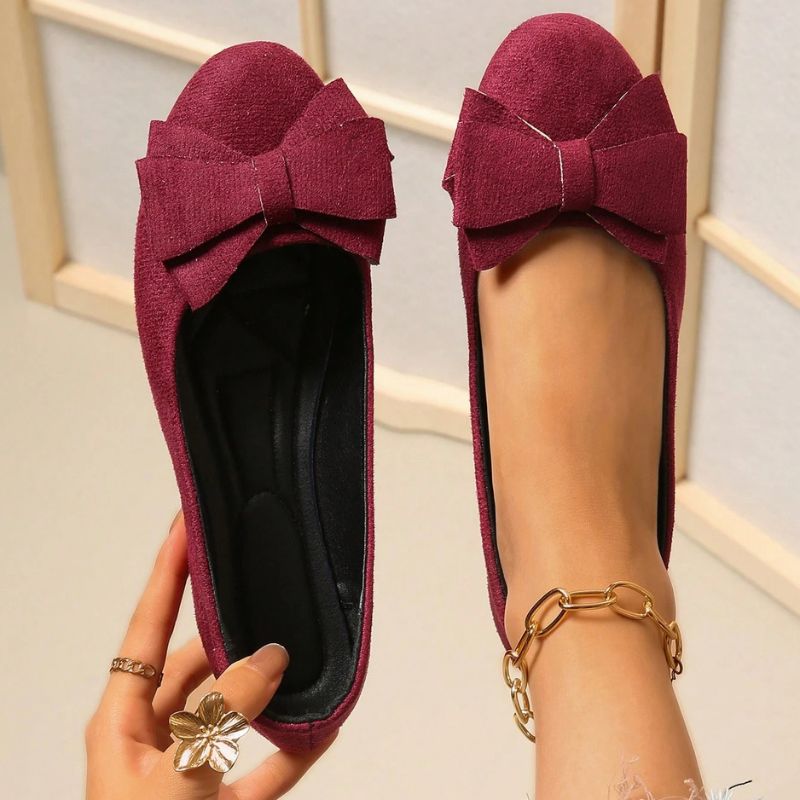 Versatile wide fit women's ballet flats with orthopaedic comfort and support.