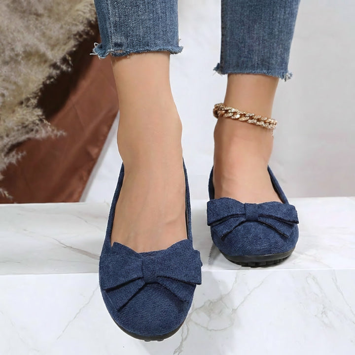 Stylish womens shoes: orthopaedic wide fit ballet flats for supreme comfort.