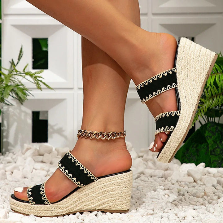 Comfortable anti-slip women's orthopedic summer sandals, Léanne design, promoting foot health