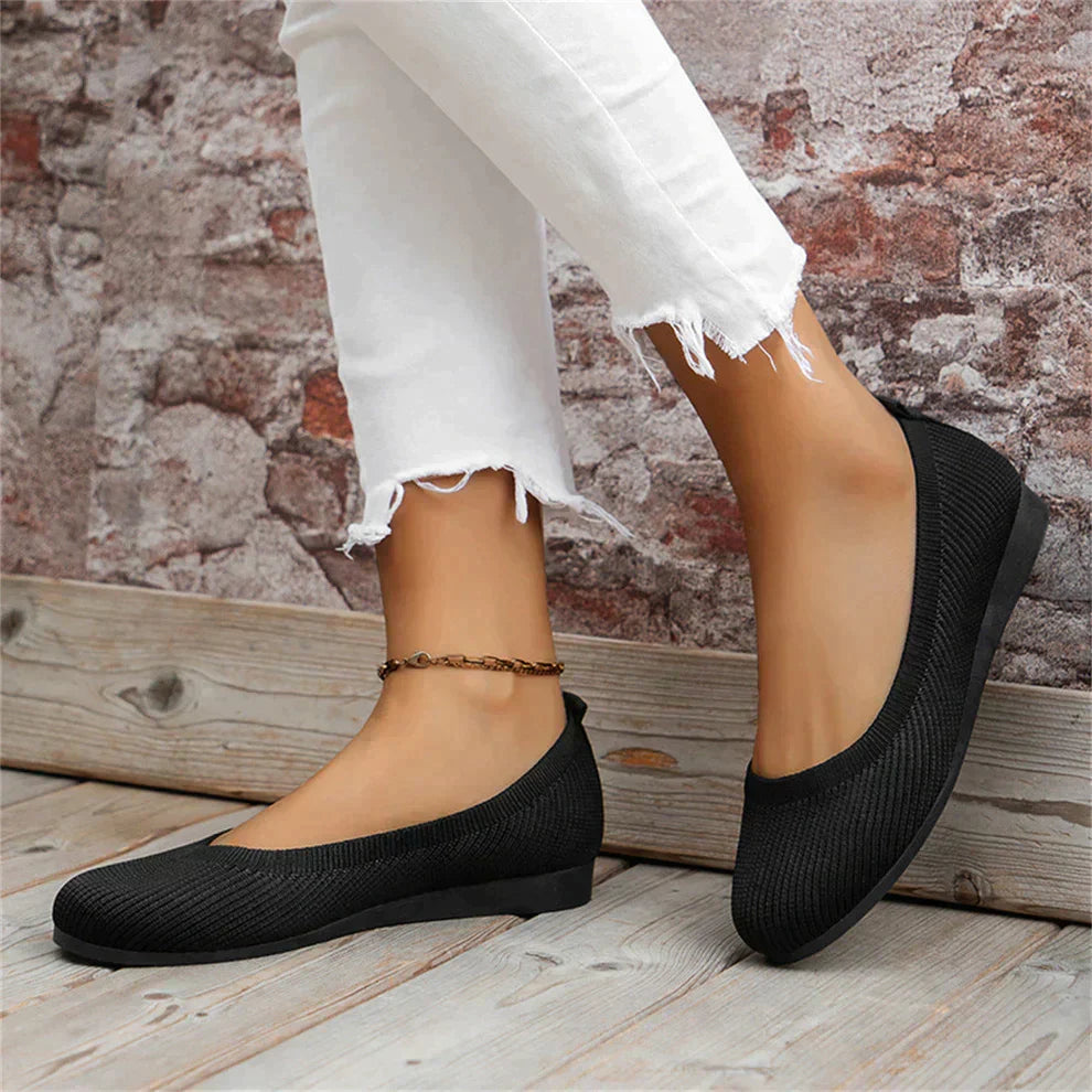 Elegant women's orthopedic ballet flats, providing essential arch support & comfort.