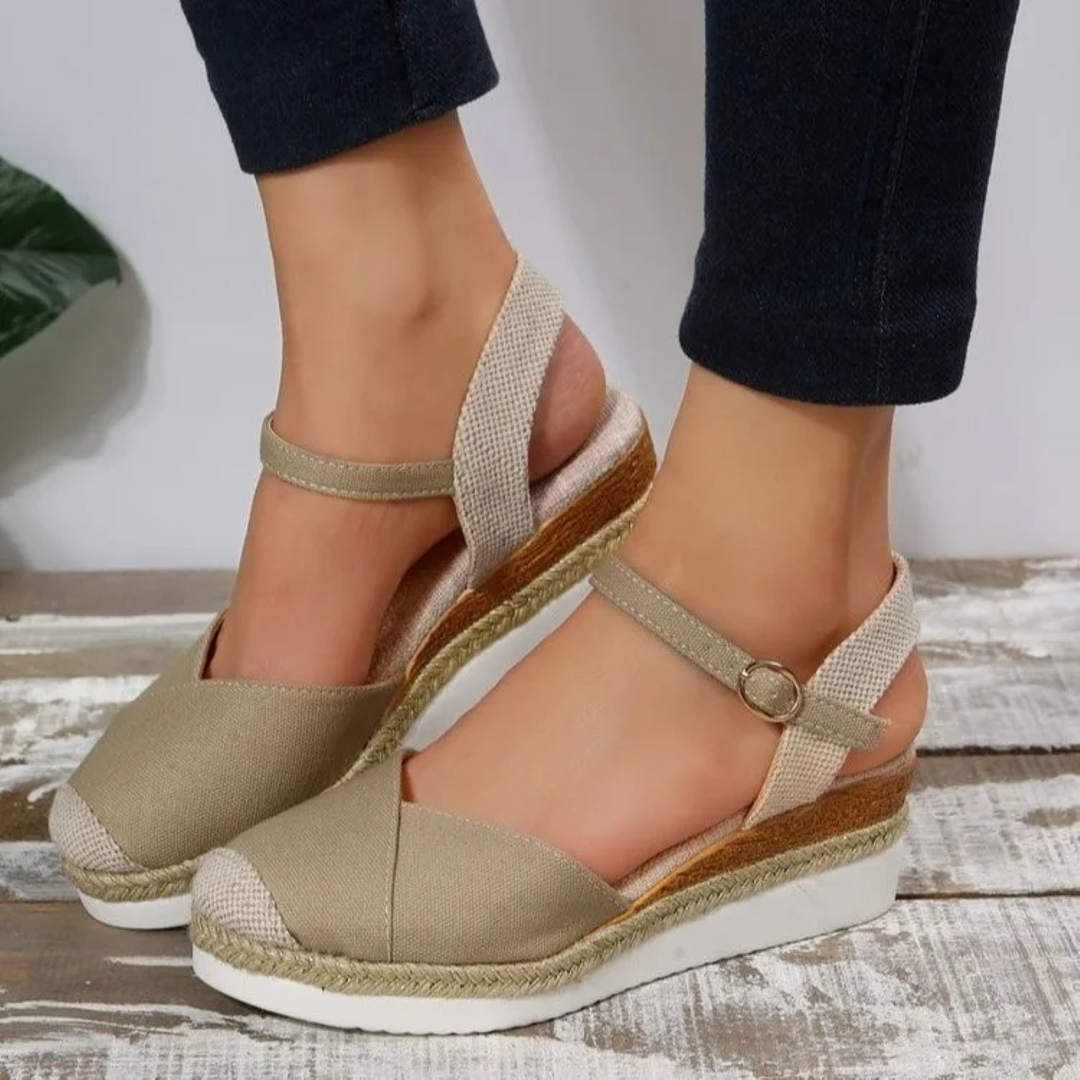 Fashionable women's closed toe sandals with orthopedic arch support, ideal for summer daily wear.