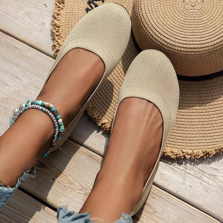 All-day support loafers for women: orthopedic slip-ons combining comfort with elegant style.