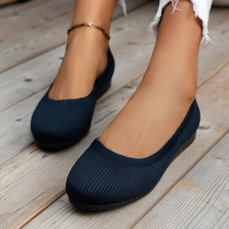 Casual women's orthopedic slip-on loafers, perfect for daily style and all-day comfort.