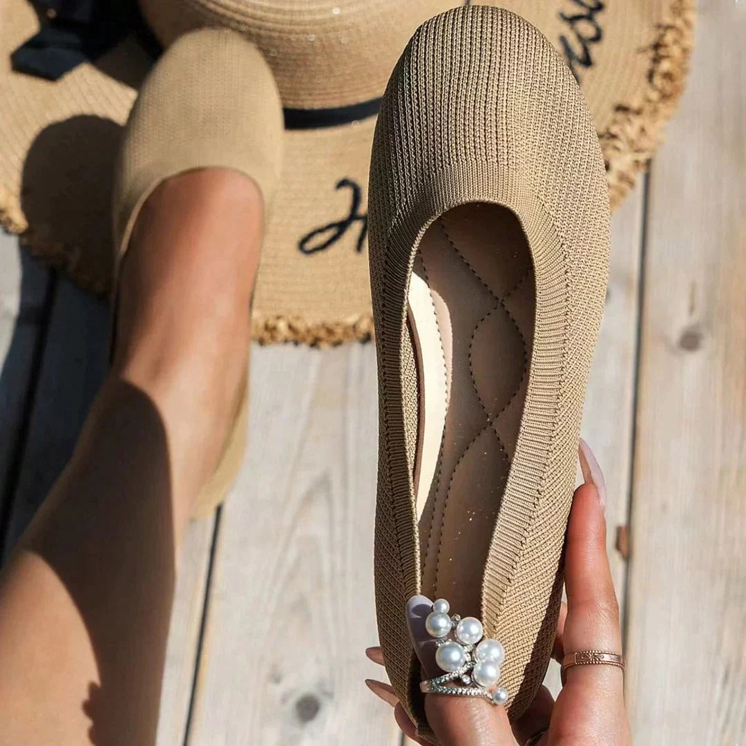 Orthopedic comfort flat shoes for women, stylish and supportive for reliable everyday wear.
