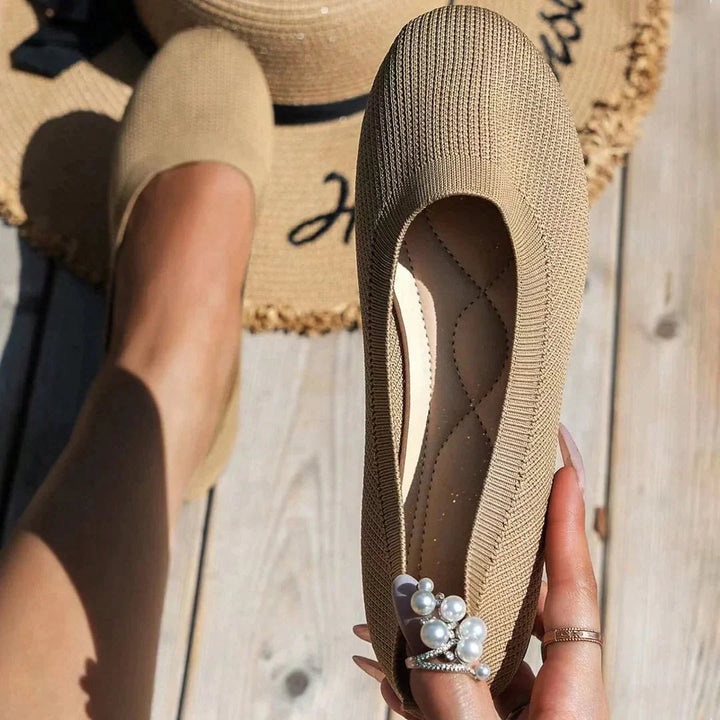 Orthopedic comfort flat shoes for women, stylish and supportive for reliable everyday wear.