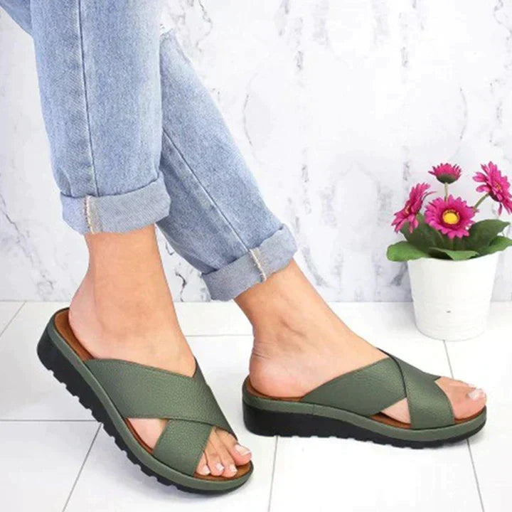 Orthopedic women's sandals for pain relief & foot health, featuring superior arch support and comfort.