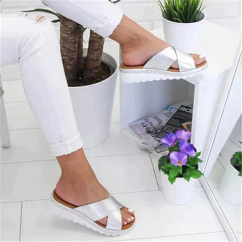 Supportive women's sandals with orthopedic arch support, ideal for women seeking comfort & foot pain relief.