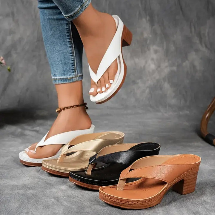 Orthopedic women's sandals with cushioned arch support, ideal for stylish & comfortable footwear.