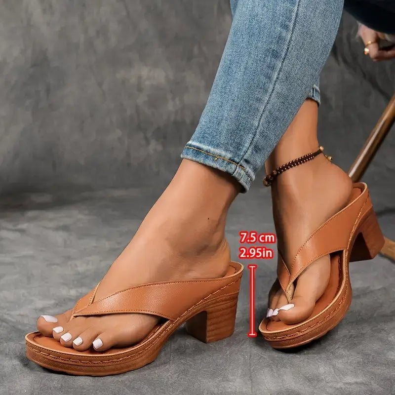 Women's comfort sandals featuring orthopedic arch support & a fashionable chunky heel for everyday style.
