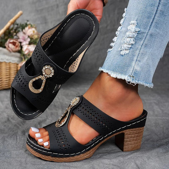 Women's orthopedic heeled sandals, providing all-day comfort & arch support for elegant summer wear.
