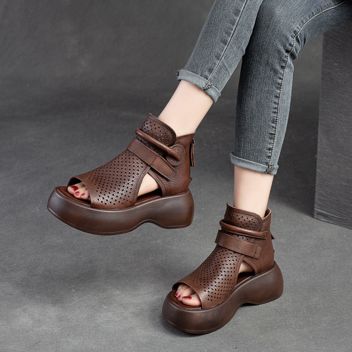 Shock-absorbing women's sandals, perfect for summer walking, comfort, and arch support.
